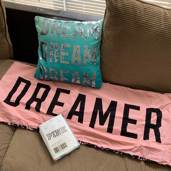 PINK Victoria's Secret Other - VS PINK pillow set